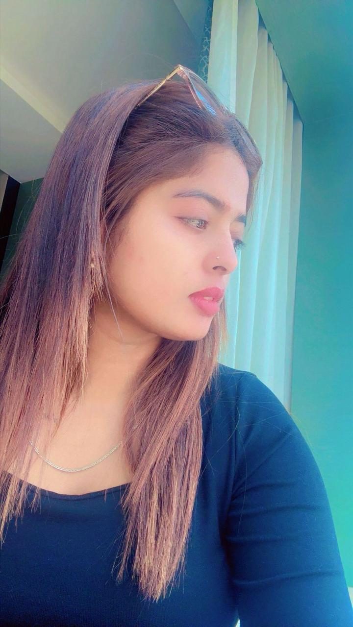 Nidhi photo 4