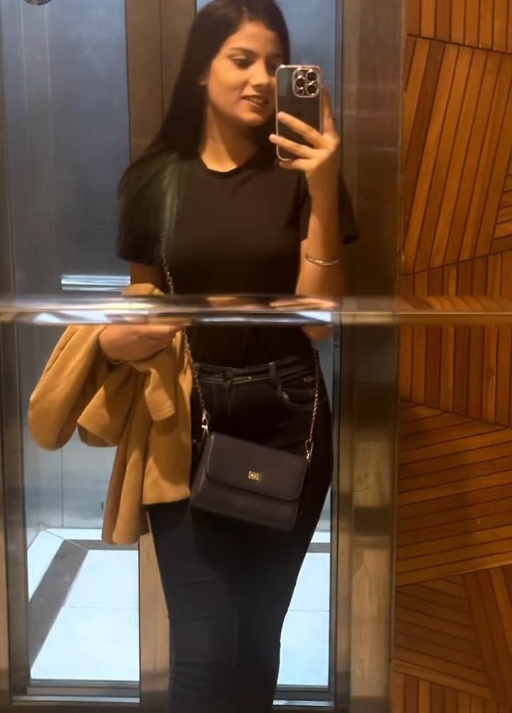 Prachi photo 2